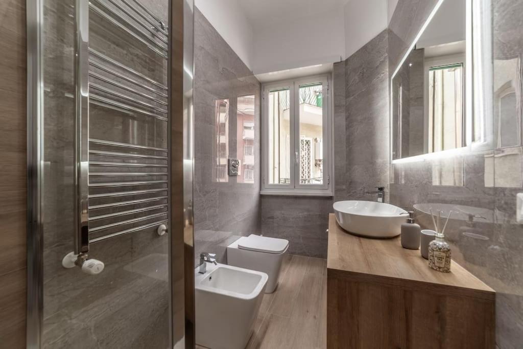 Domus 124, Elegant Comfort With Parking Apartment Rom
