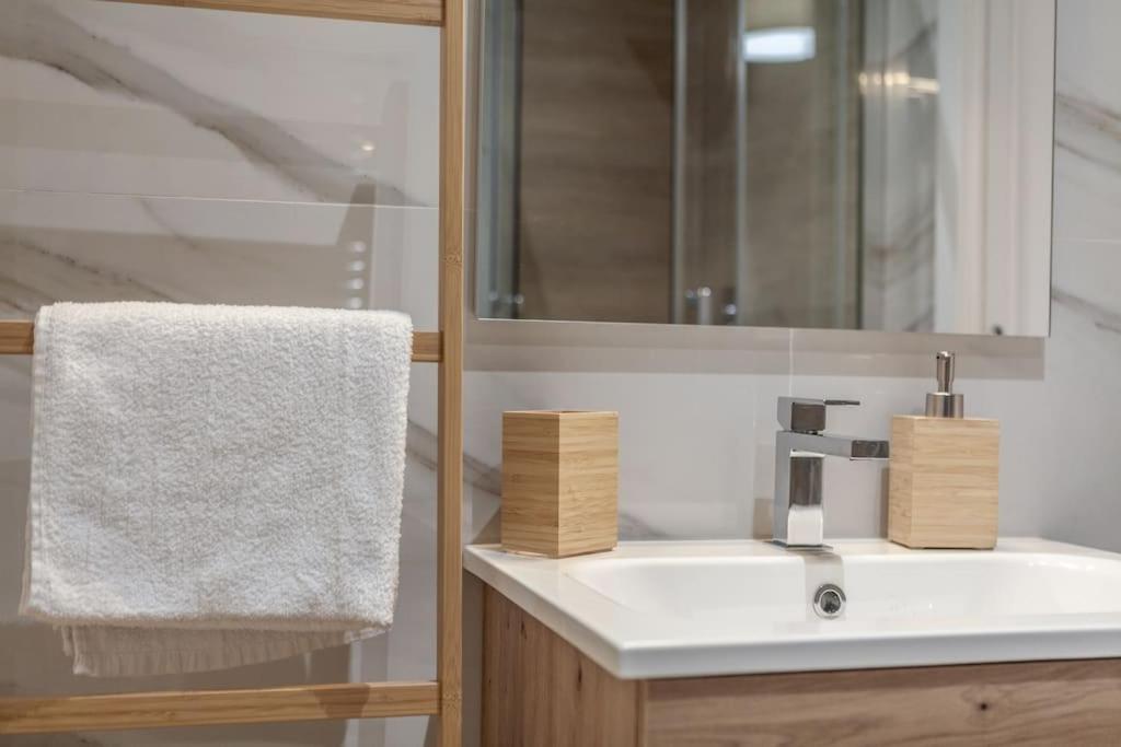 Domus 124, Elegant Comfort With Parking * Rom